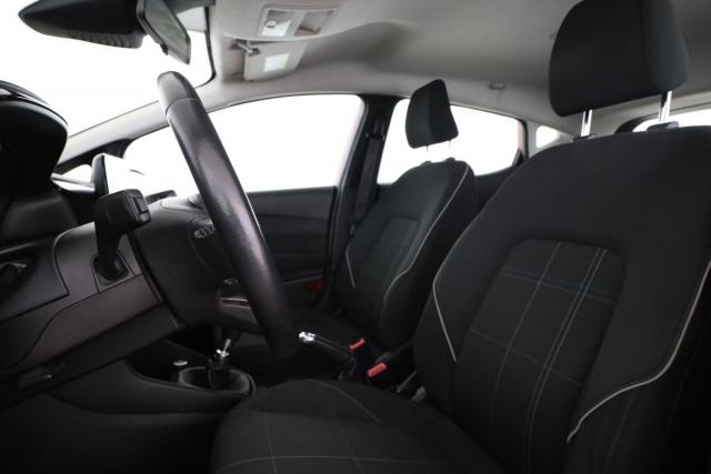 Ford Fiesta image 9