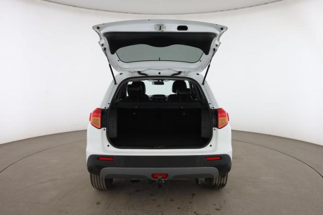 Suzuki Vitara image 9