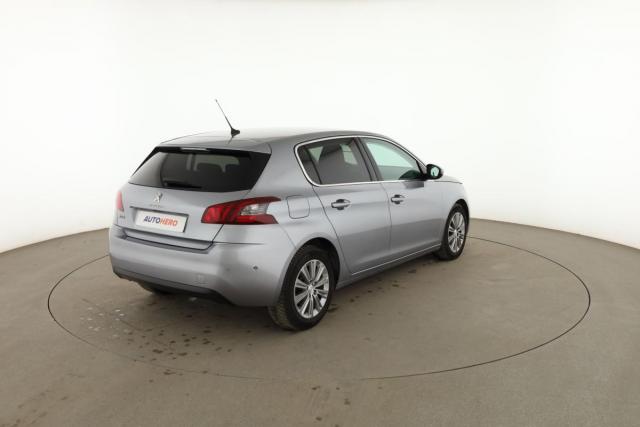 Peugeot 308 image 8