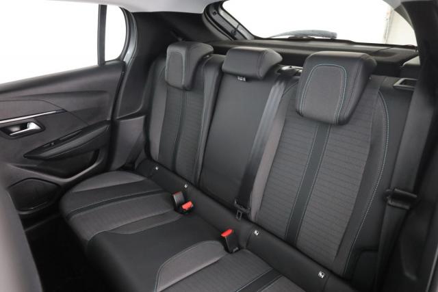 Peugeot 208 image 8