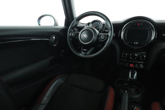 Mini Cabrio image 3
