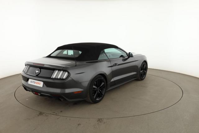 Ford Mustang image 7
