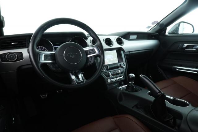 Ford Mustang image 8