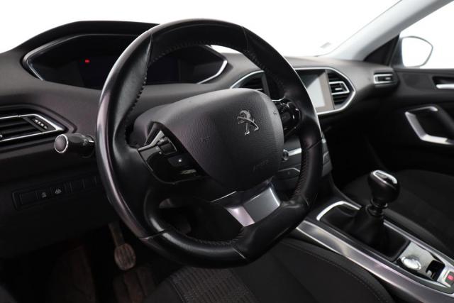 Peugeot 308 image 2