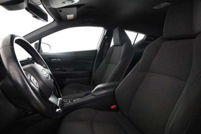 Toyota C-Hr image 2