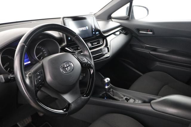 Toyota C-Hr image 8