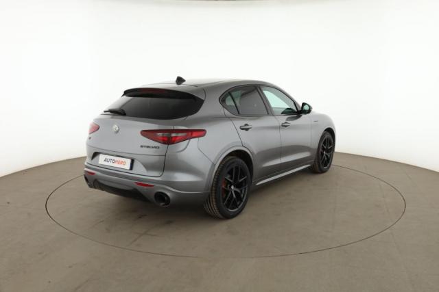 Alfa Romeo Stelvio image 9
