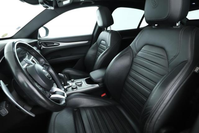 Alfa Romeo Stelvio image 6