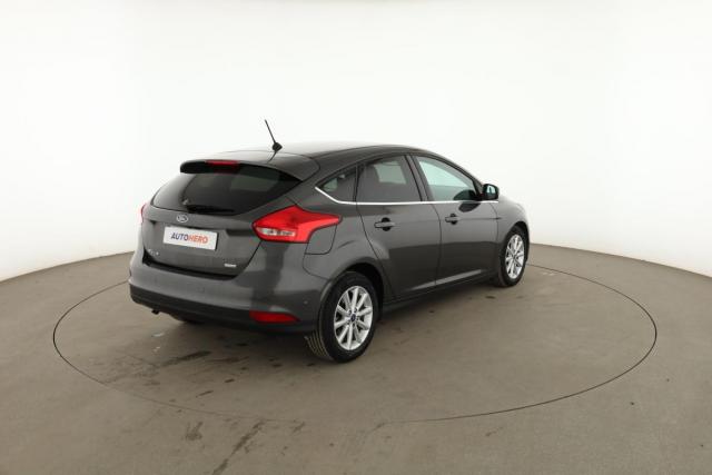 Ford Focus image 7