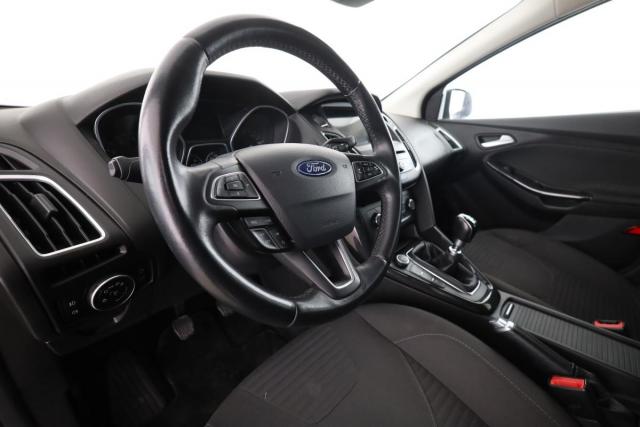 Ford Focus image 6