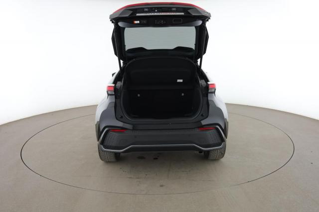 Toyota C-Hr image 1