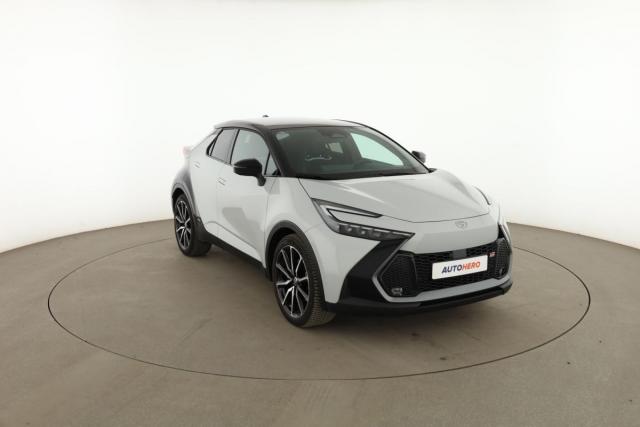 Toyota C-Hr image 2