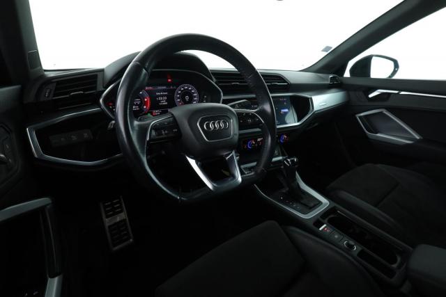 Audi Q3 image 8