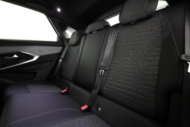 Peugeot 3008 image 8