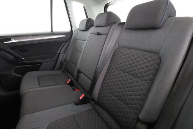 Volkswagen Golf Sportsvan image 2