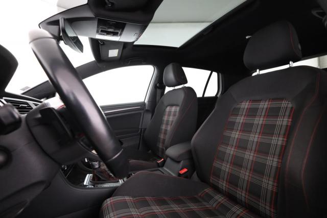 Volkswagen Golf image 1