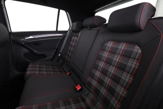 Volkswagen Golf image 6