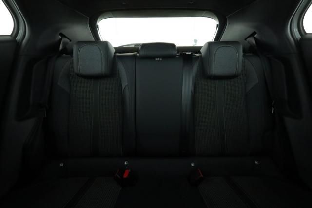 Peugeot 2008 image 8