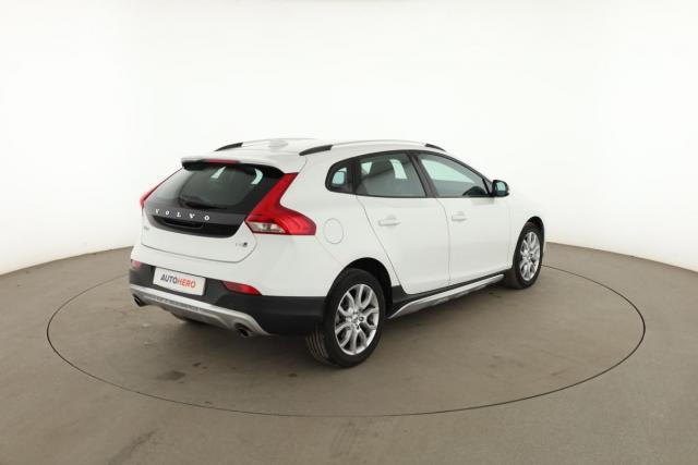 Volvo V40 Cross Country image 9