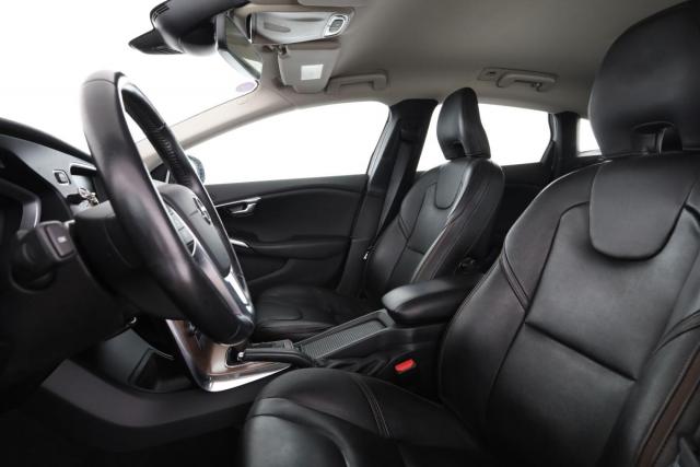 Volvo V40 Cross Country image 1