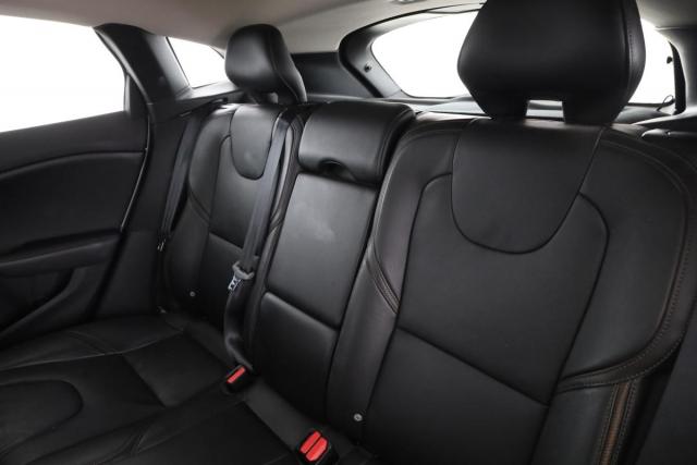 Volvo V40 Cross Country image 2