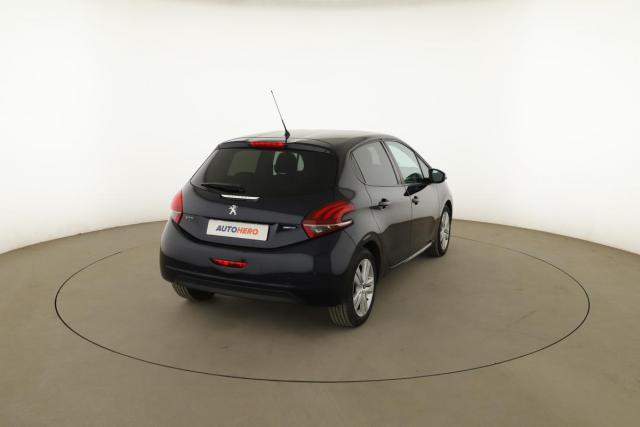 Peugeot 208 image 9
