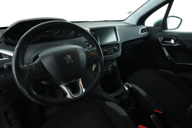 Peugeot 208 image 8