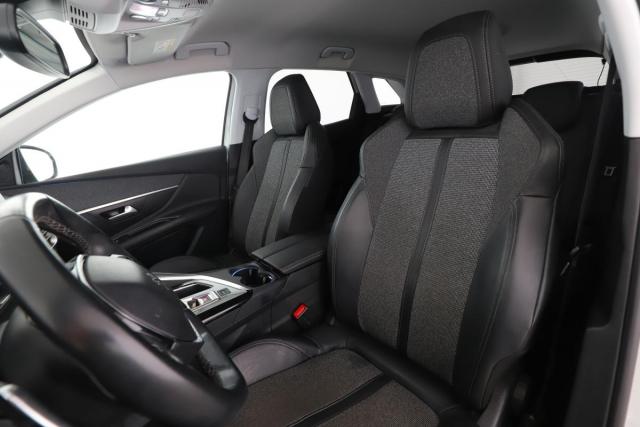 Peugeot 3008 image 2
