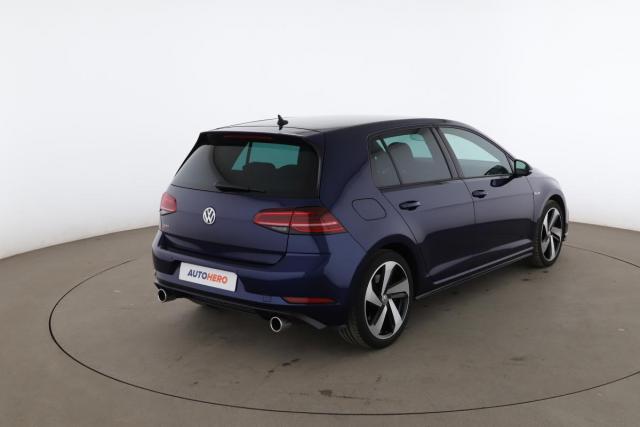 Volkswagen Golf image 9