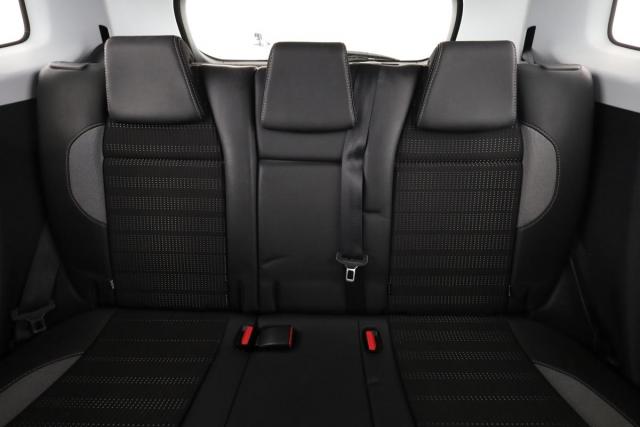 Peugeot 2008 image 2