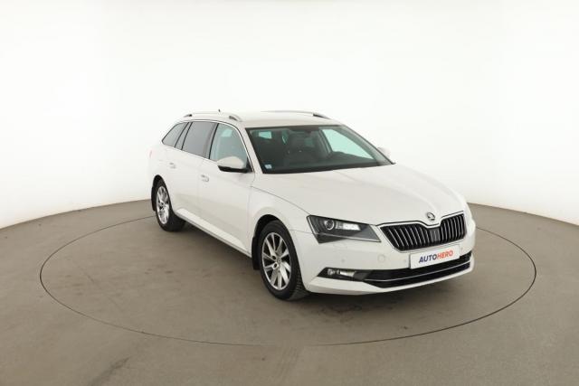 Skoda Superb Combi image 5