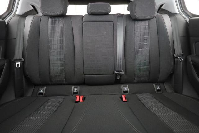 Peugeot 308 image 8