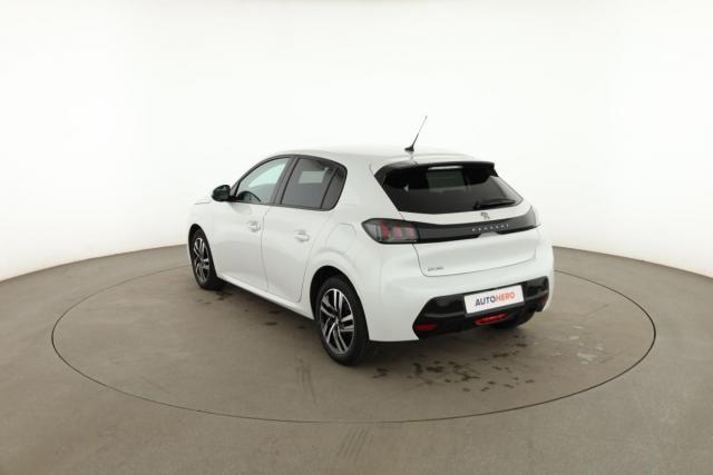 Peugeot 208 image 7