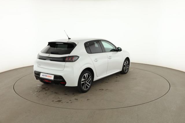 Peugeot 208 image 3
