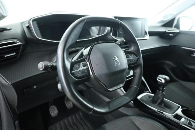 Peugeot 208 image 2