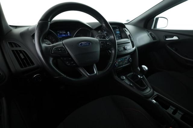 Ford Focus image 8