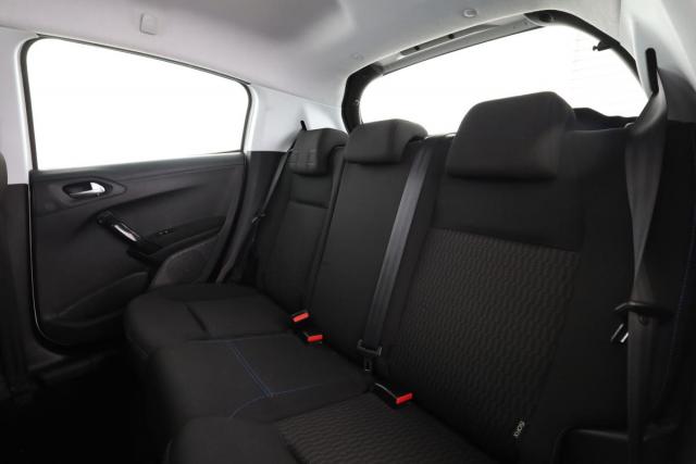 Peugeot 208 image 2