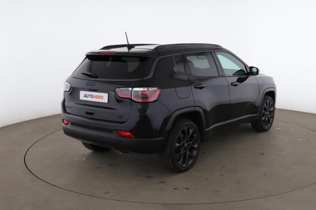 Jeep Compass image 8