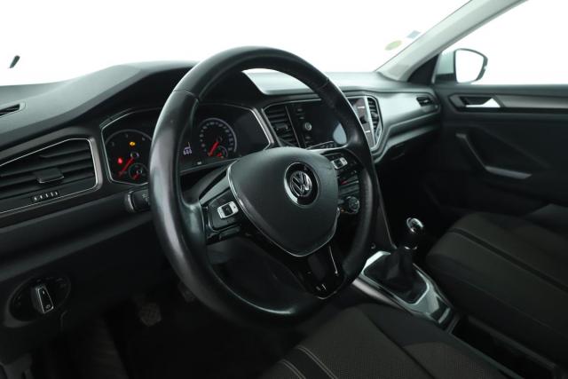 Volkswagen T-Roc image 2