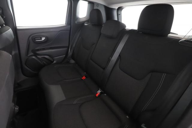 Jeep Renegade image 9