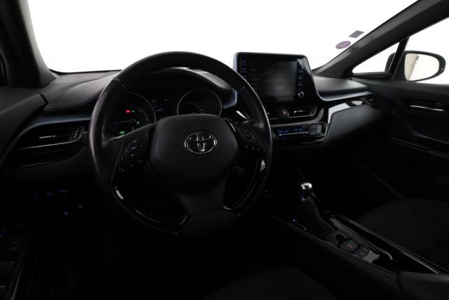 Toyota C-Hr image 1