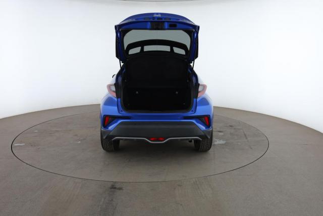 Toyota C-Hr image 1