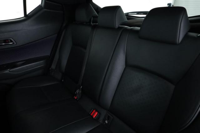 Toyota C-Hr image 6