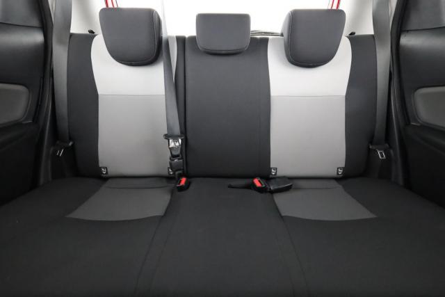 Toyota Yaris image 2