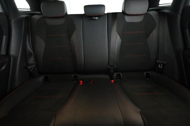 Mercedes Benz Gla image 1