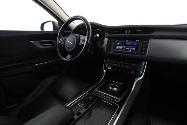 Jaguar Xf image 7