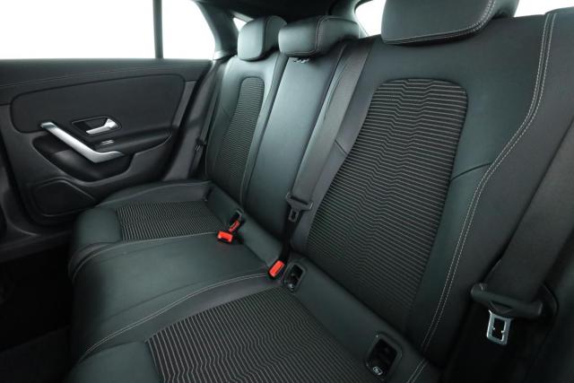 Mercedes Benz Cla Shooting Brake image 1