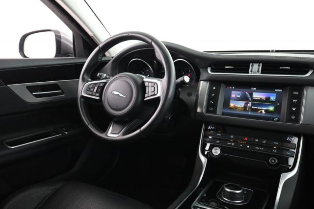 Jaguar Xf image 9