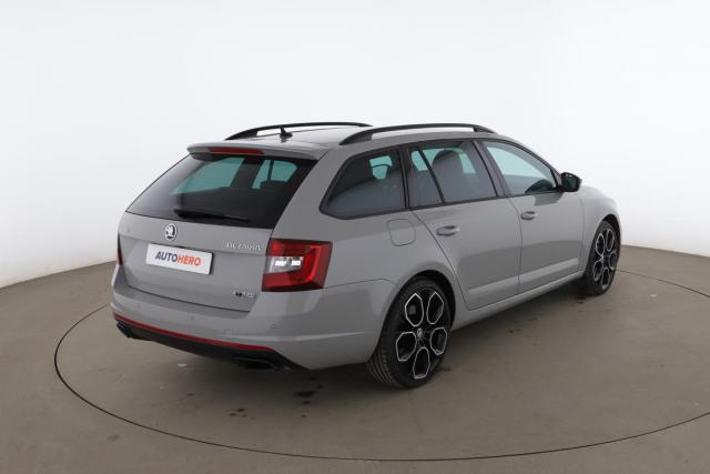 Skoda Octavia image 2