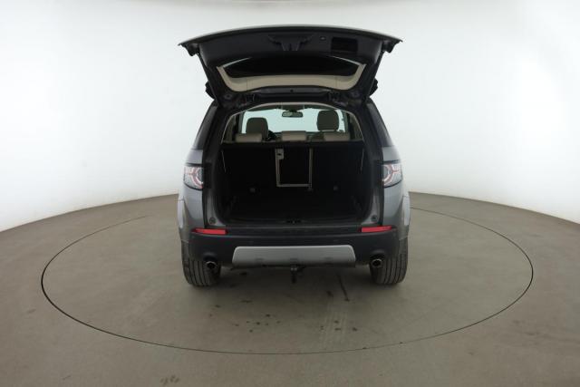 Land Rover Discovery Sport image 2